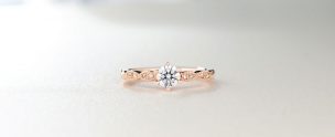 ダイヤモンドの豆知識！なぜ、婚約指輪に用いられるの？？